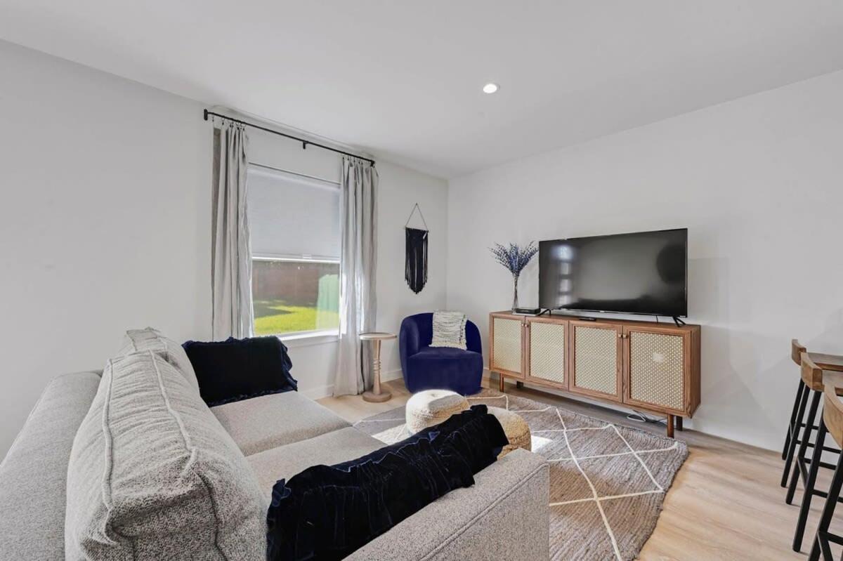 Zilker Bungalow Pet Friendly