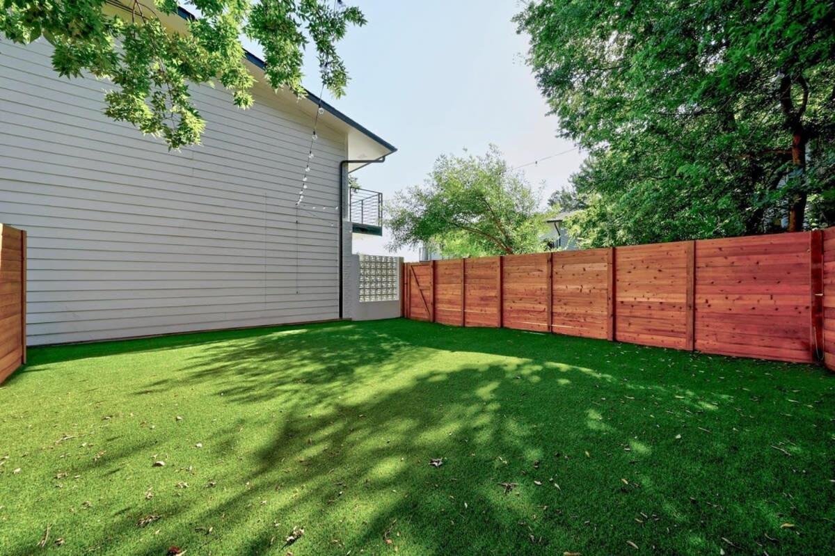 Zilker Bungalow Pet Friendly