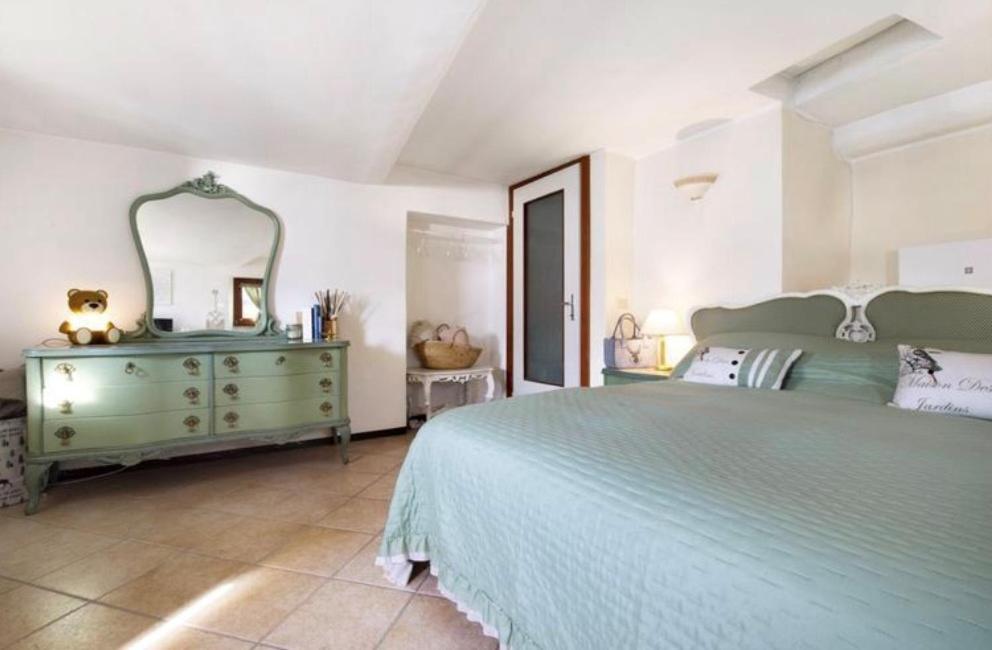 The Boards House on Lake Como - House or Master bedroom only