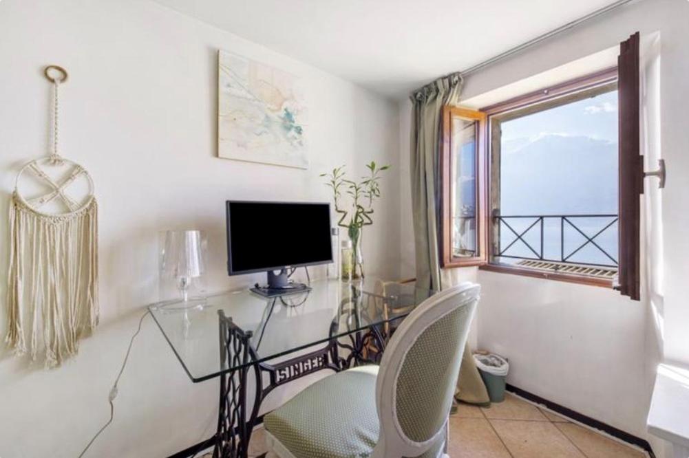 The Boards House on Lake Como - House or Master bedroom only