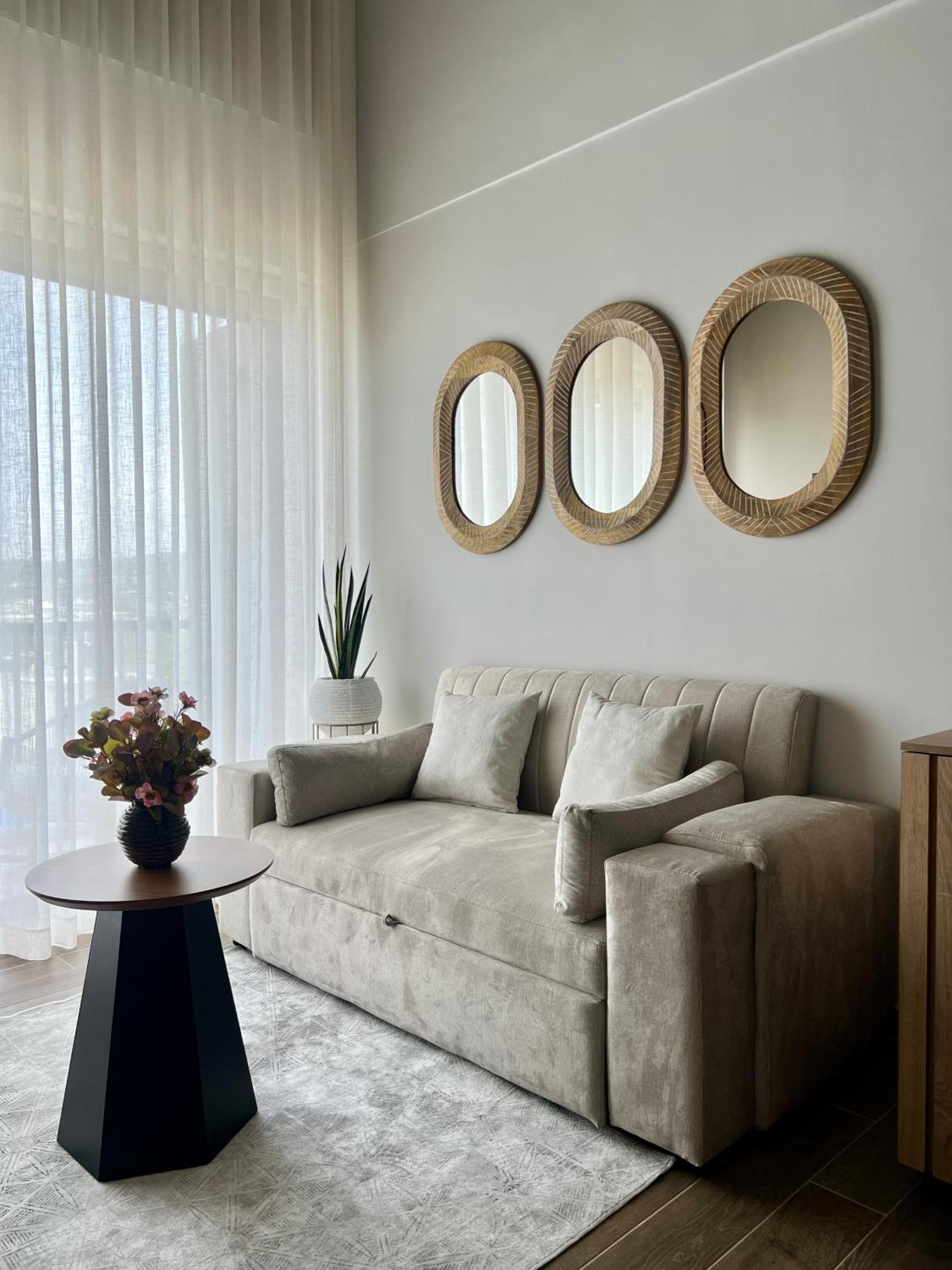 Beautiful! Brand New Apt old town
