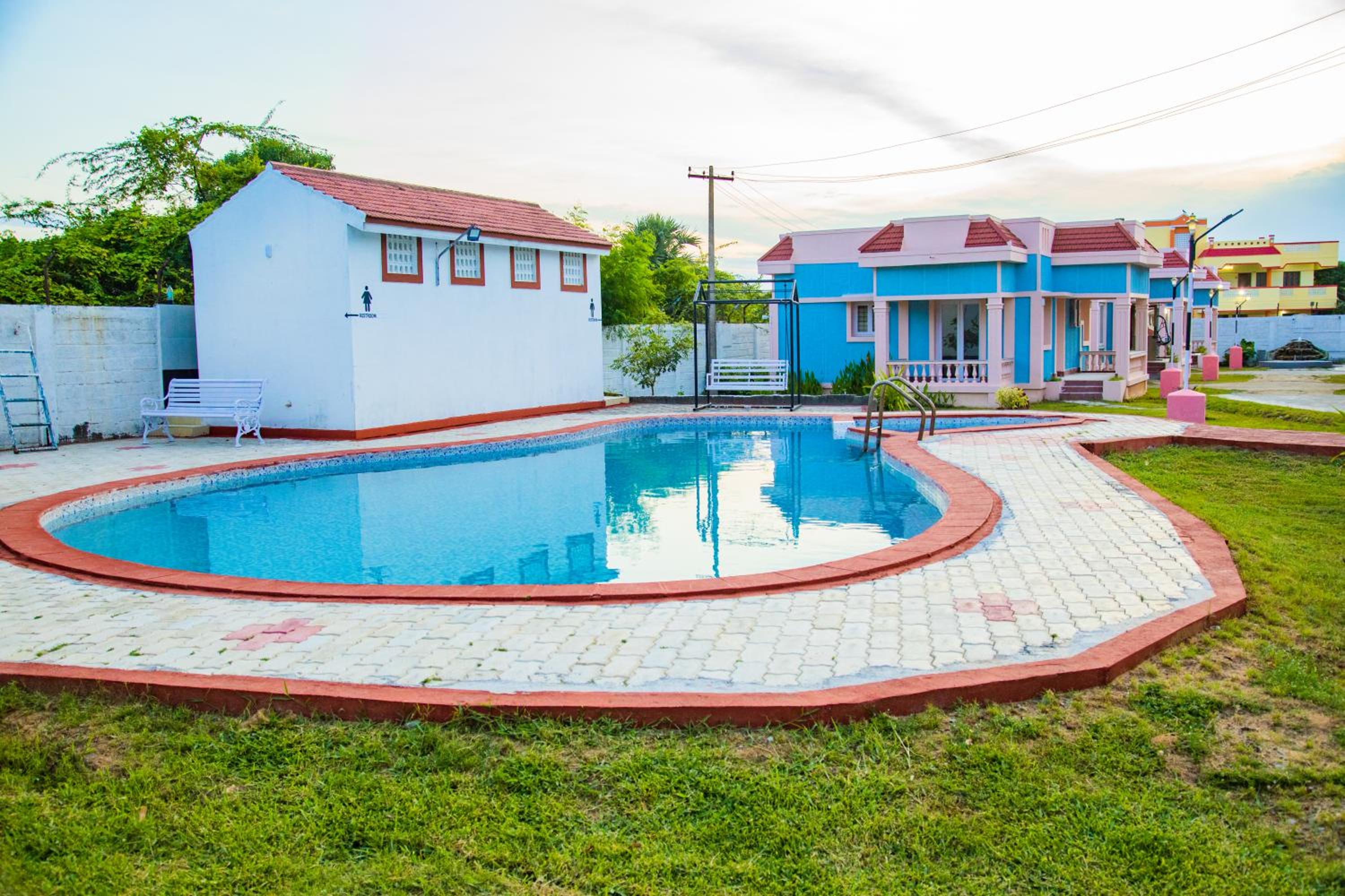 Mamalla Kudil Resort