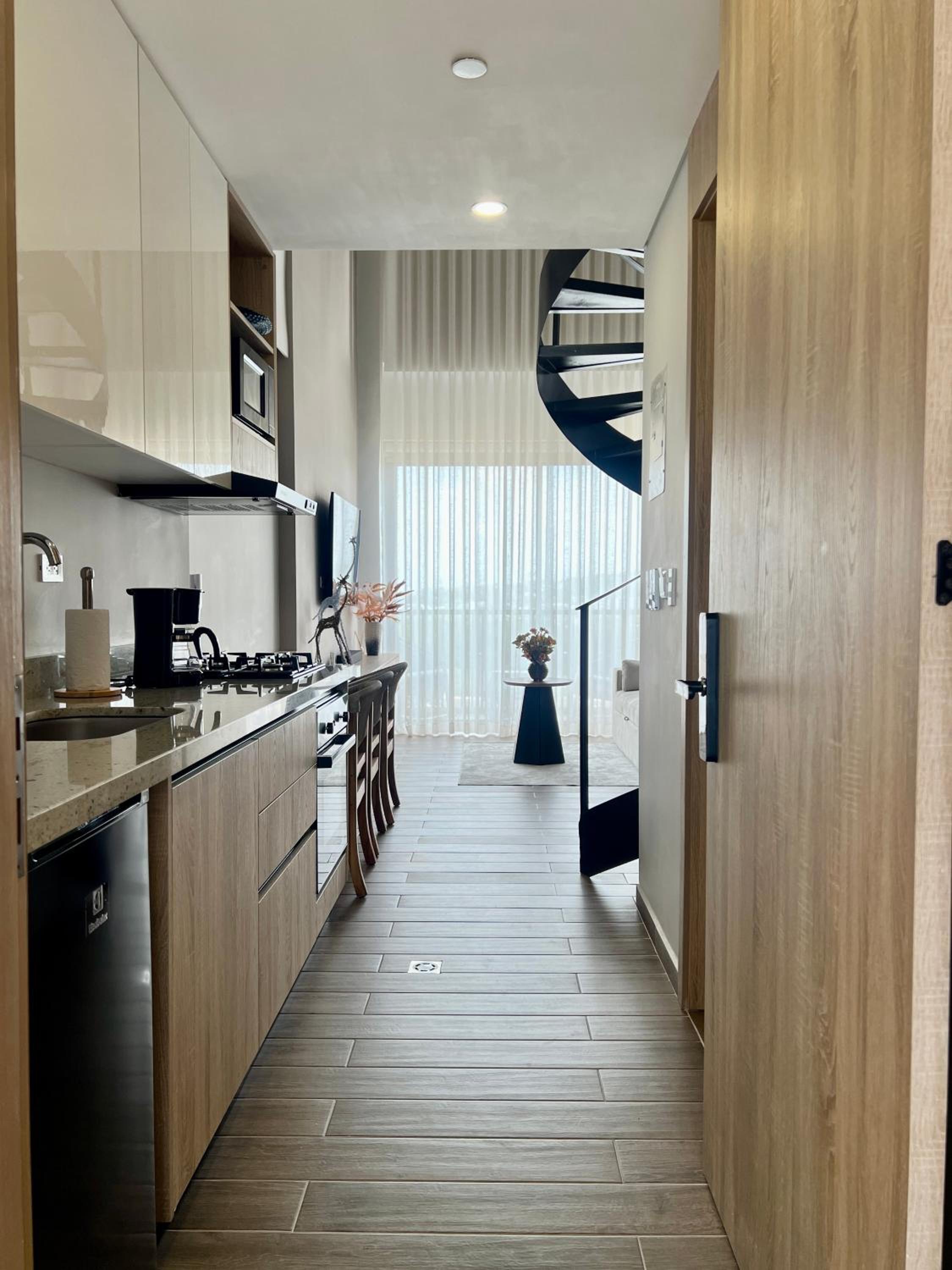 Beautiful! Brand New Apt old town