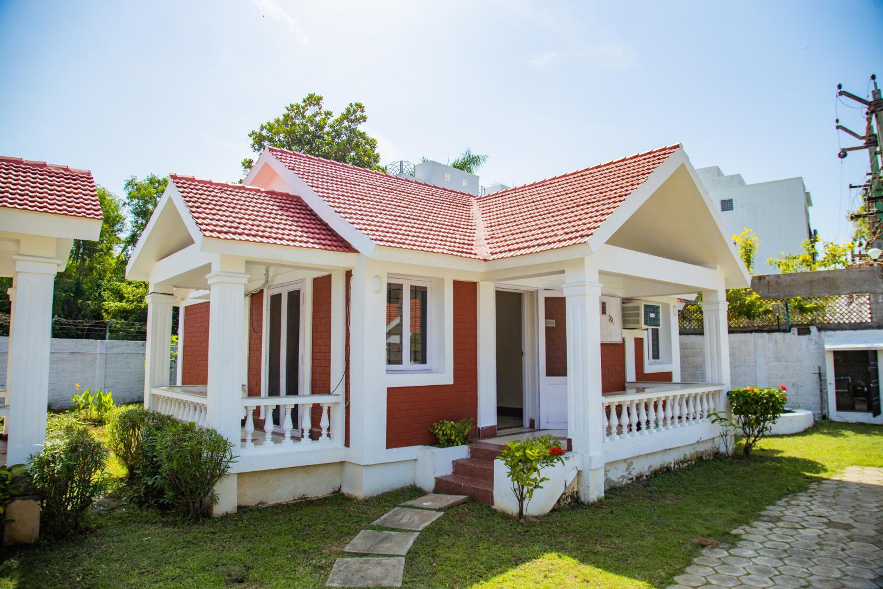 Mamalla Kudil Resort