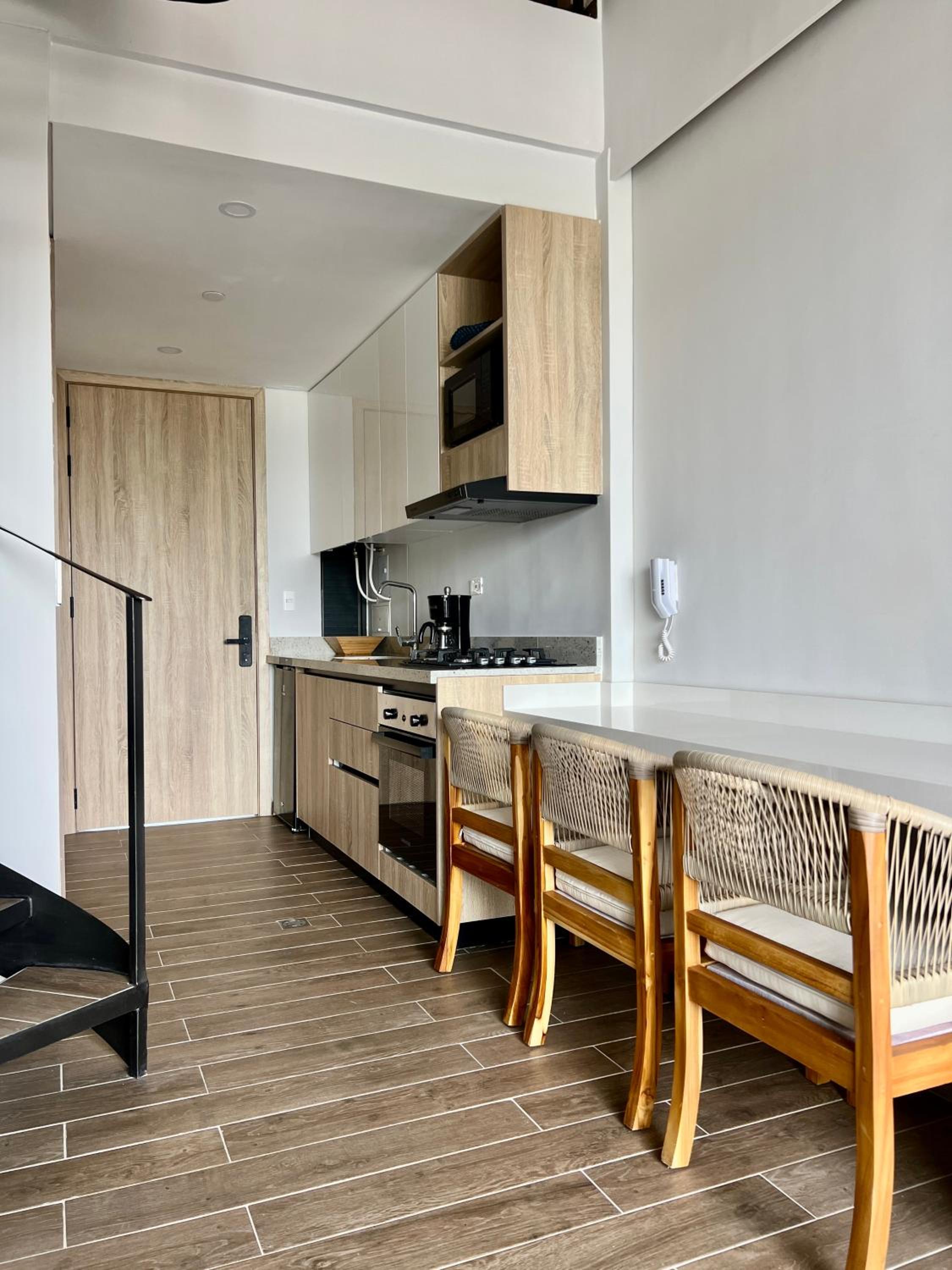 Beautiful! Brand New Apt old town