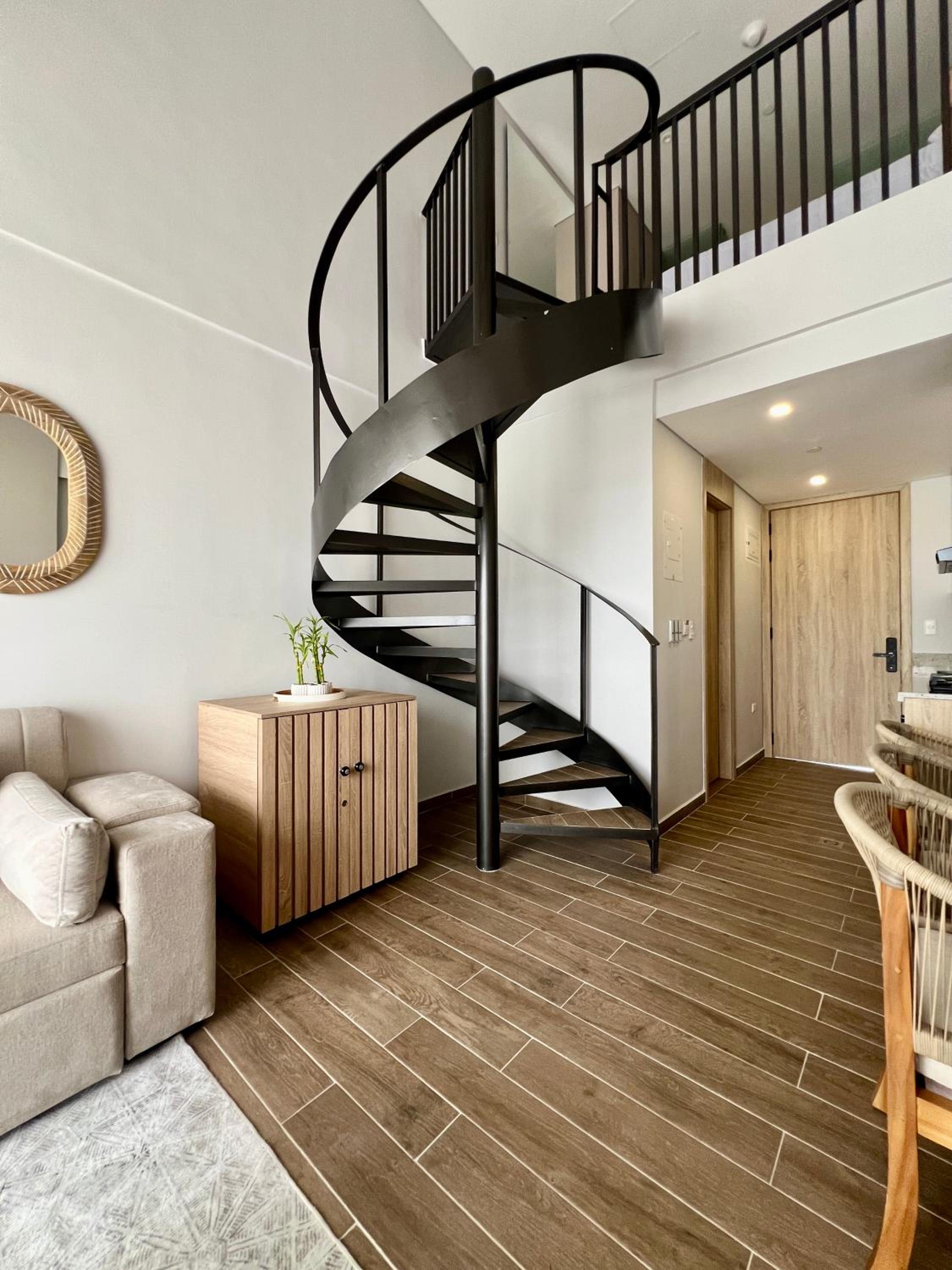 Beautiful! Brand New Apt old town