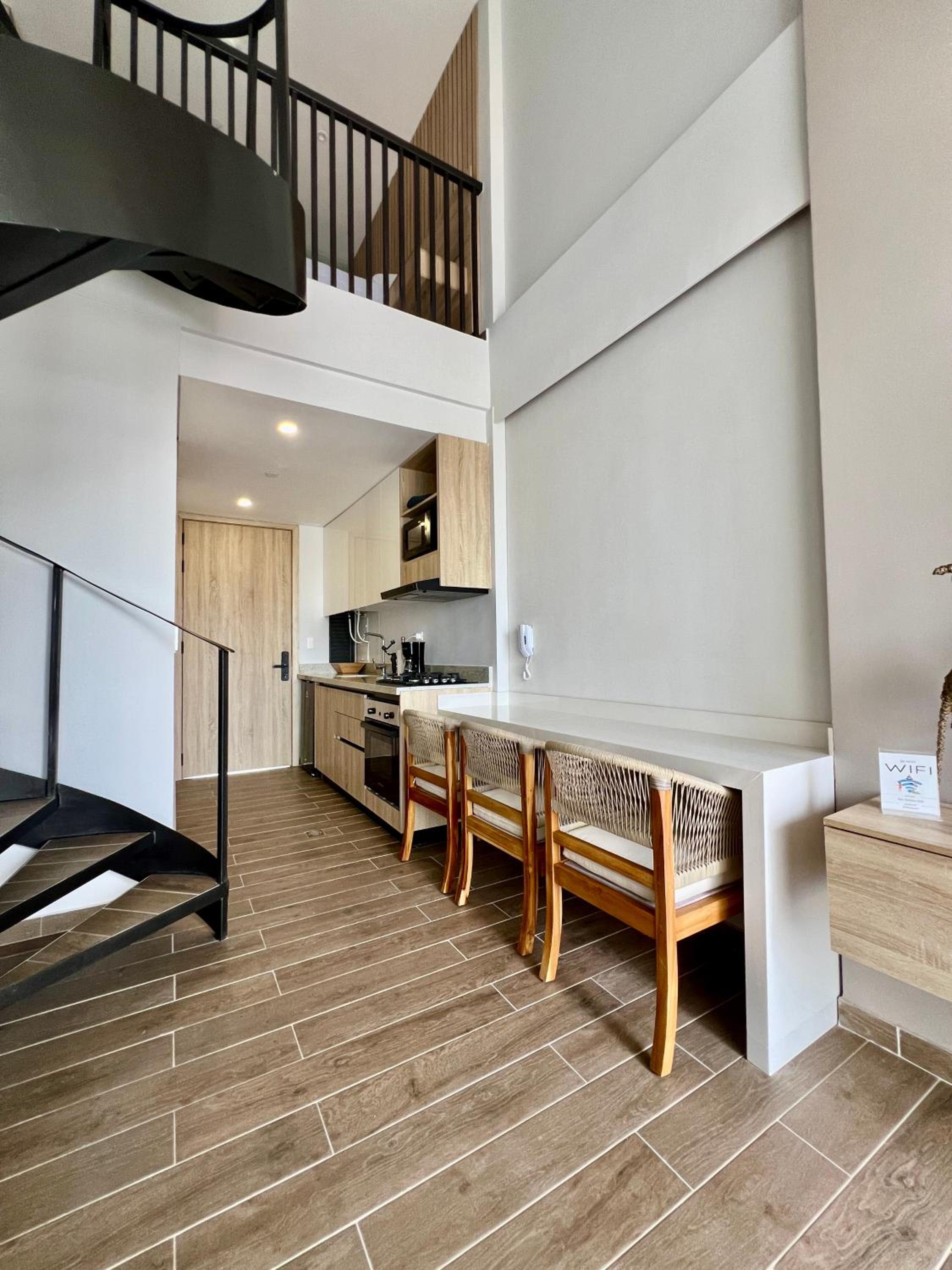 Beautiful! Brand New Apt old town