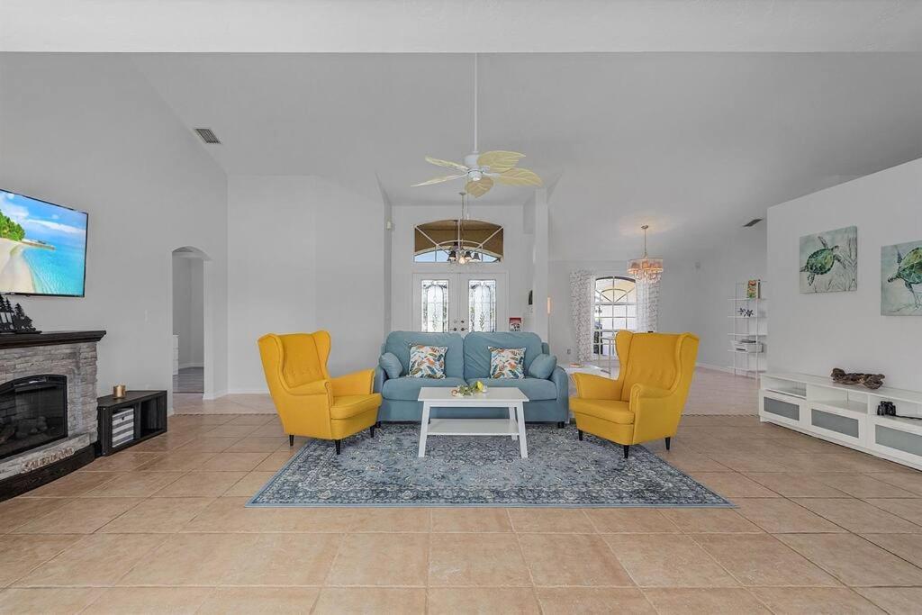 Charming Villa Chandelier located at an intersection - Property Image 29