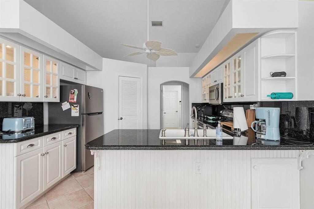 Charming Villa Chandelier located at an intersection - Property Image 27