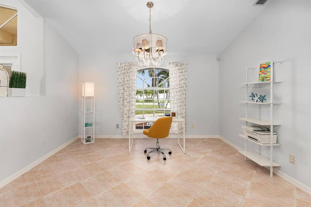 Charming Villa Chandelier located at an intersection - Property Image 24
