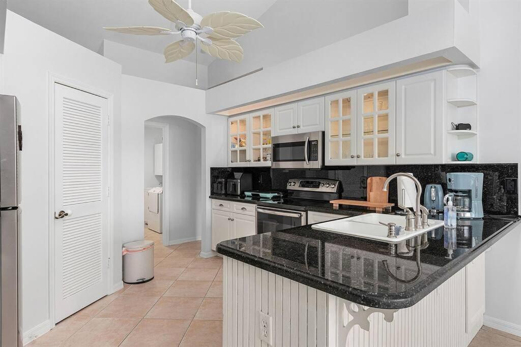 Charming Villa Chandelier located at an intersection - Property Image 20