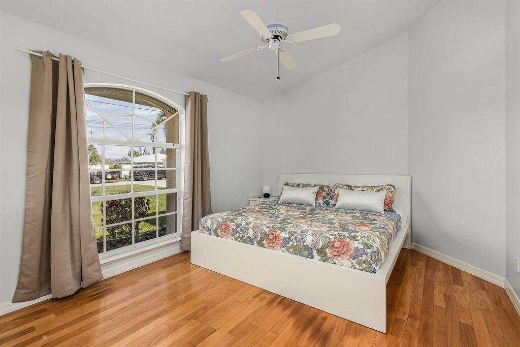 Charming Villa Chandelier located at an intersection - Property Image 17