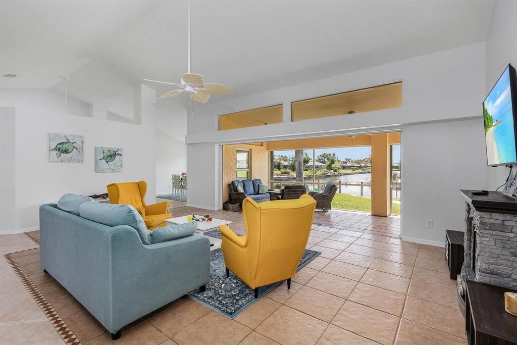 Charming Villa Chandelier located at an intersection - Property Image 8