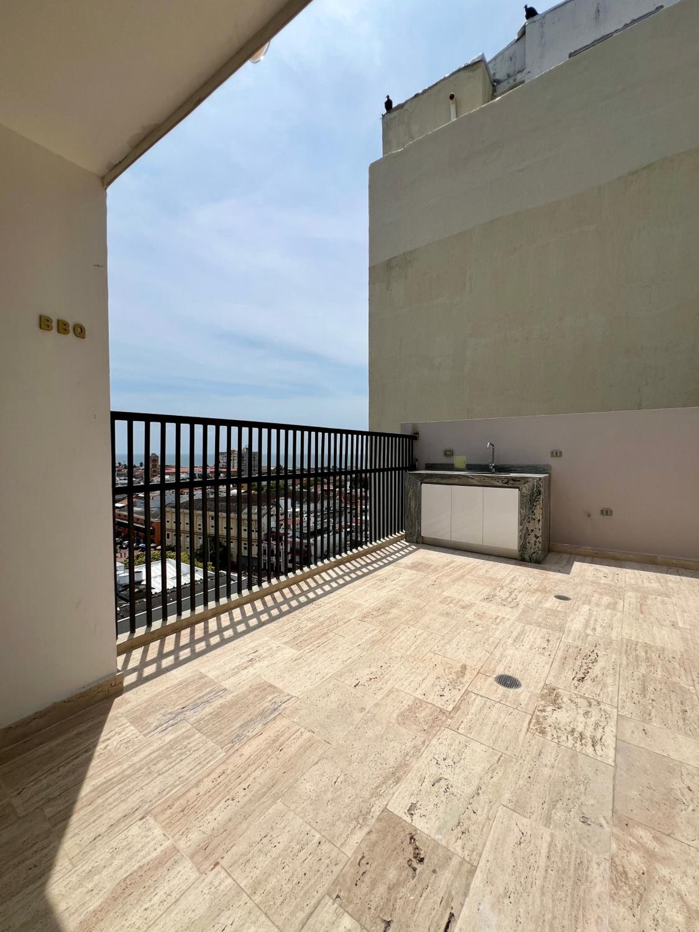 Beautiful! Brand New Apt old town