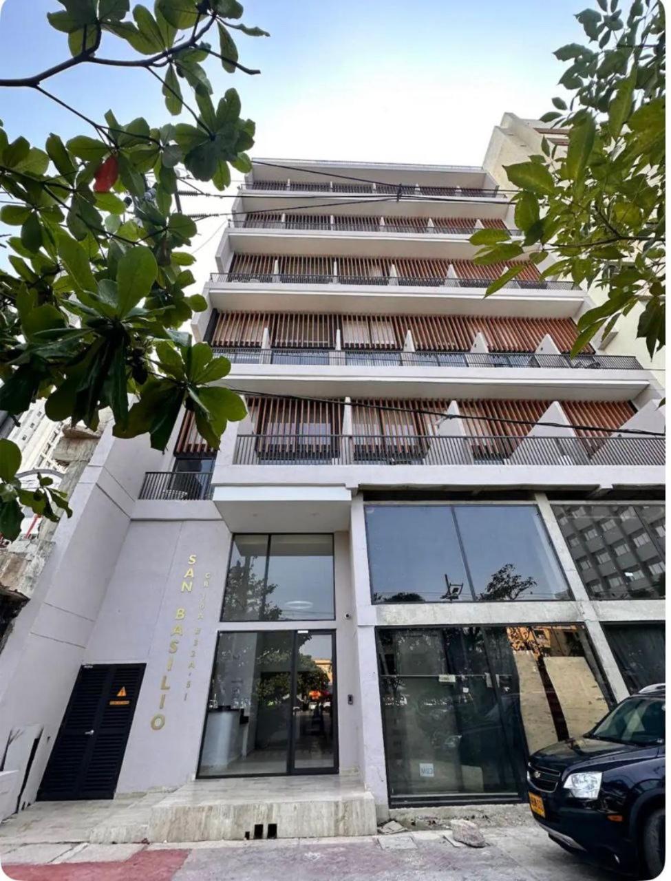Beautiful! Brand New Apt old town