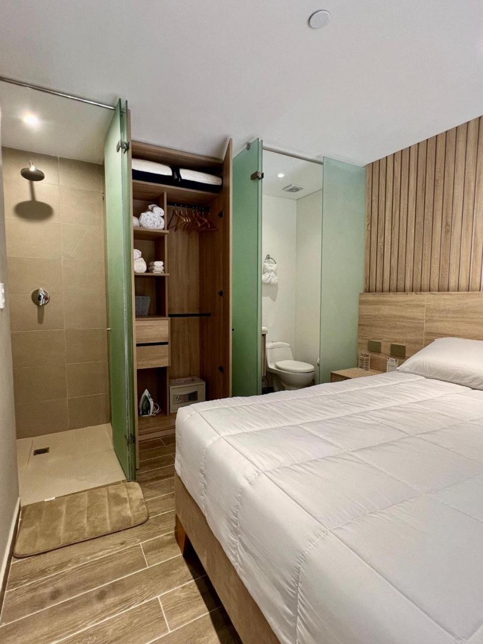 Beautiful! Brand New Apt old town