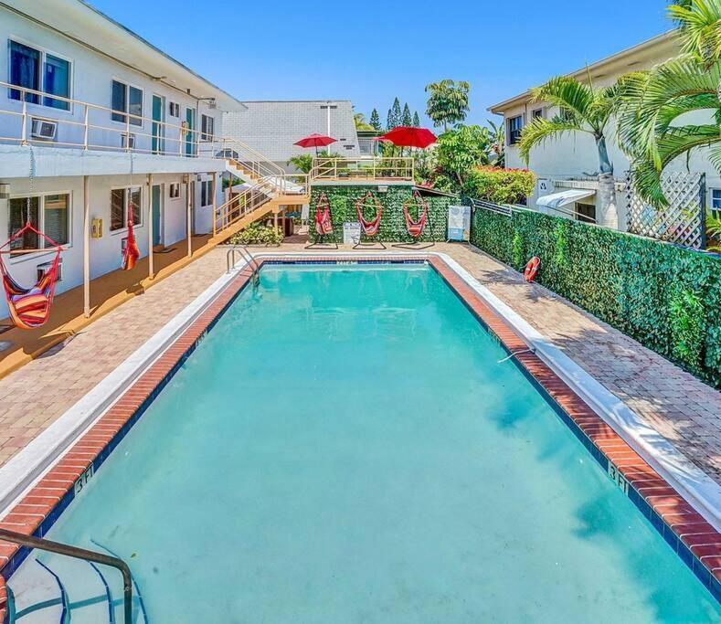 Beach & Poolside Retreat, Hollywood Beach view 4