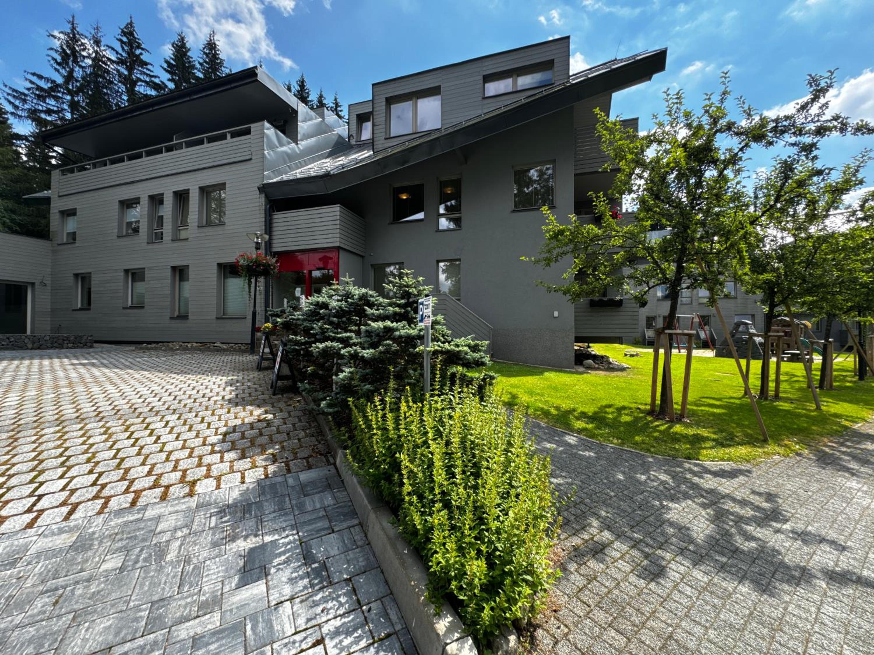 Mountain Apartment Resident - relax s wellness, terasou a soukromou garáží