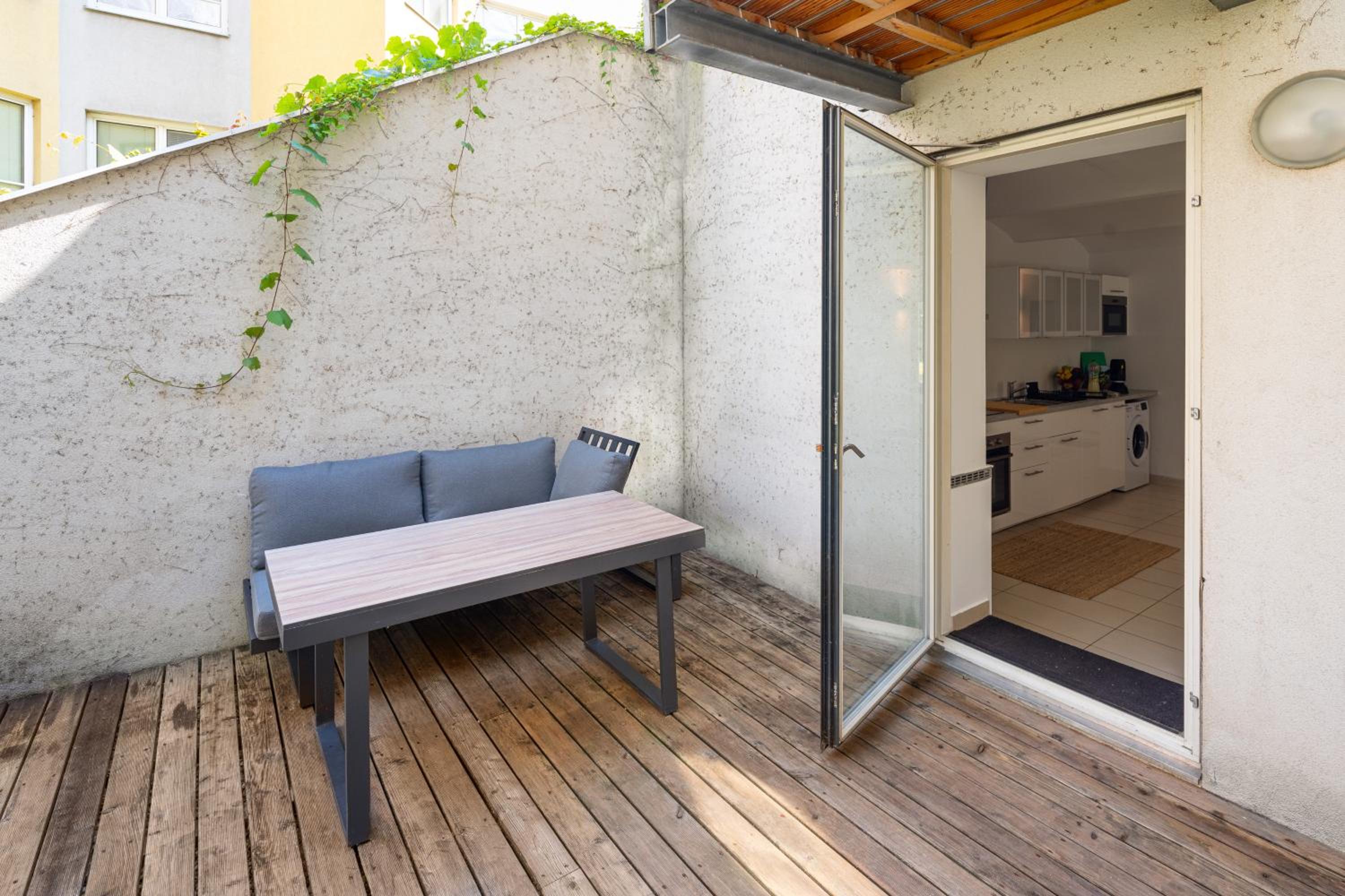 Oona Boutique Apartments