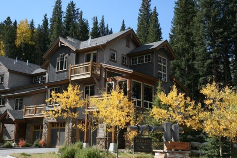 Private 3 Bedroom Townhome Located In East Keystone With Access To A Firepit, Hot Tub, And Billiards view 2