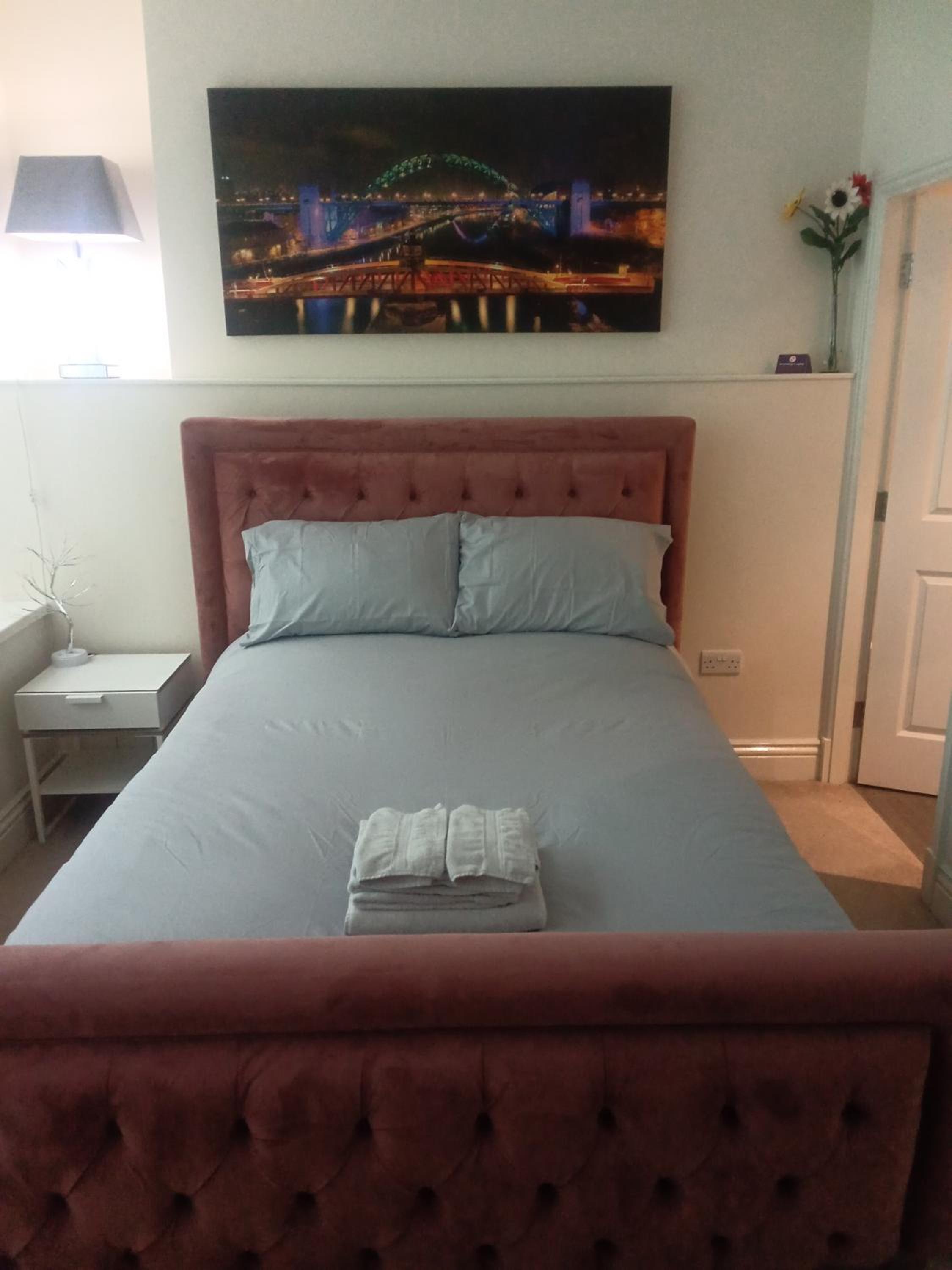 Queen Street Quayside Apartment, NE1 Grade 2 Listed view 3