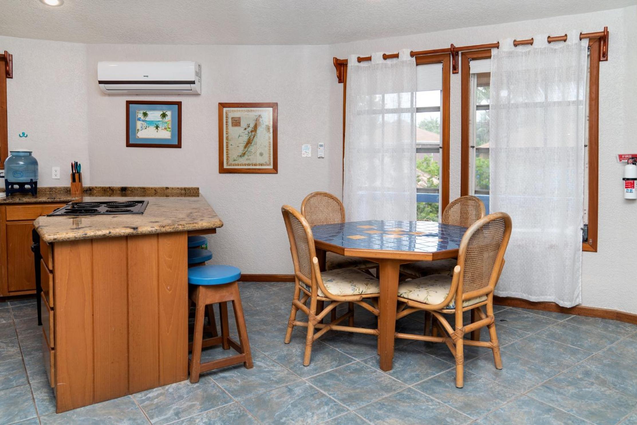 White Sands Cove C02-Ocean View 2 BR by Stay Floreo