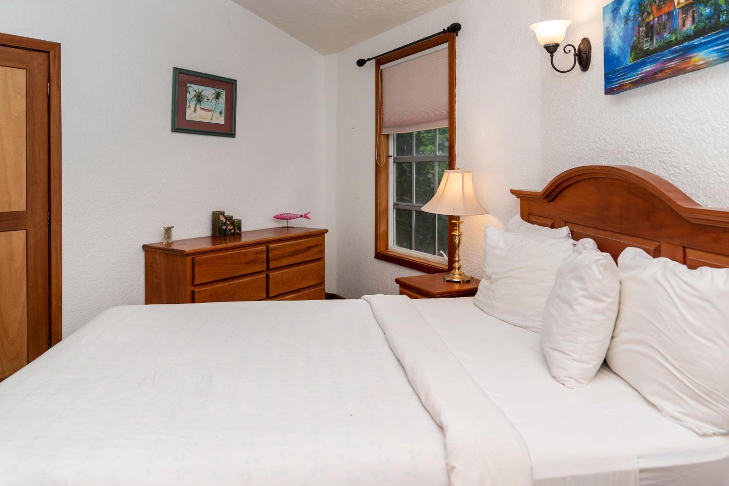 White Sands Cove C02-Ocean View 2 BR by Stay Floreo