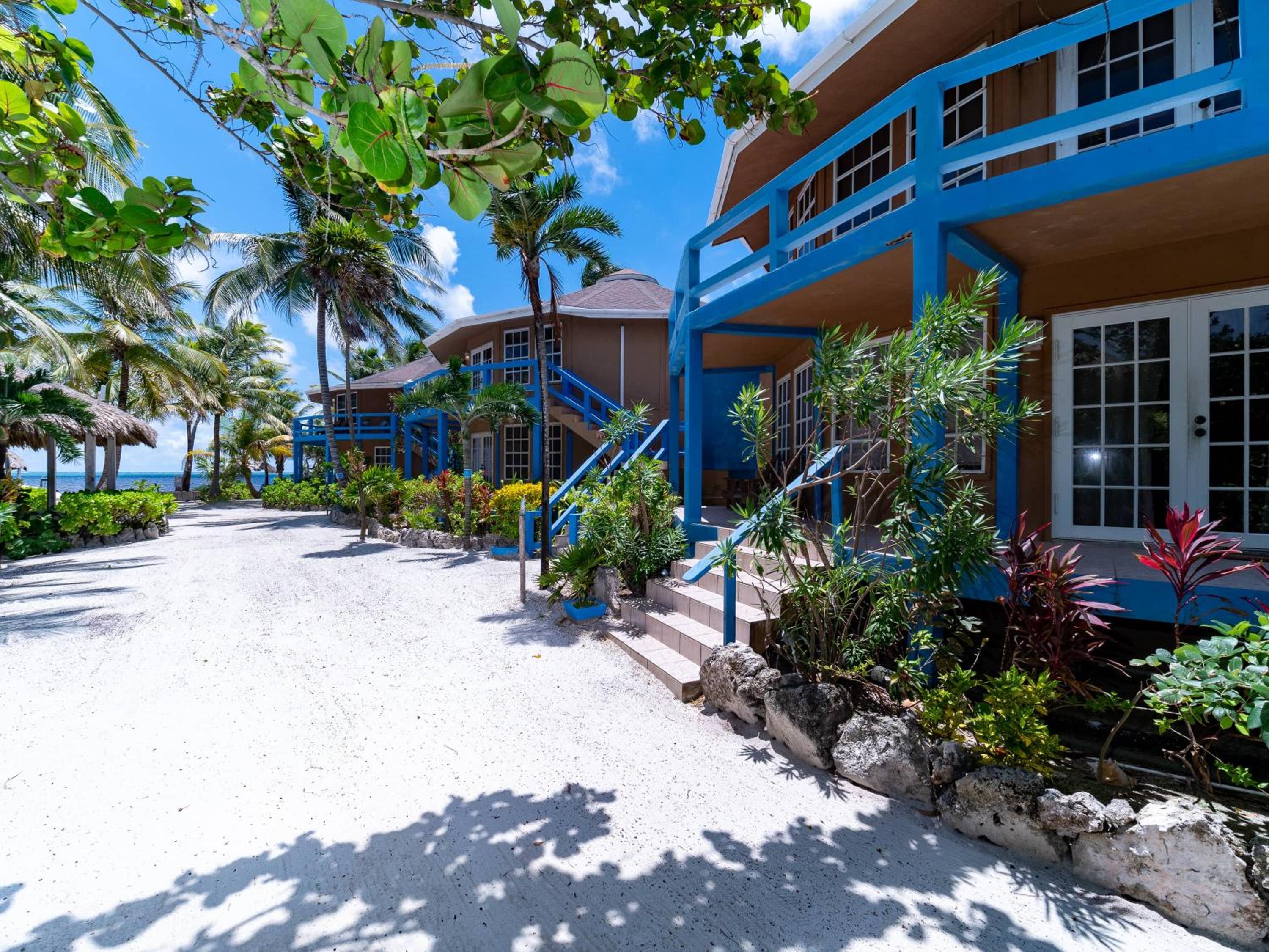 White Sands Cove C02-Ocean View 2 BR by Stay Floreo