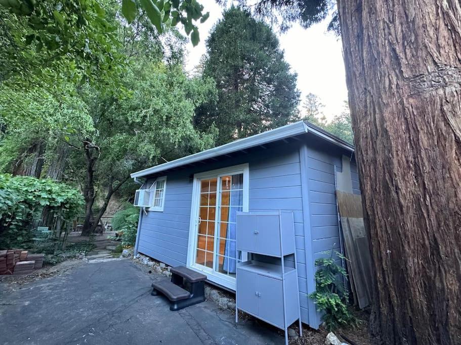 Either Way Hideaway