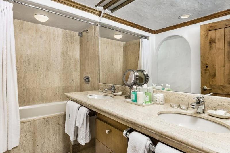 Sonnenalp Vail - Hotel Room With 2 Double Beds - Property Image 3