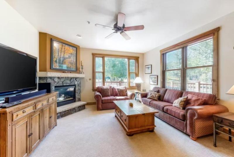 Red Hawk Townhomes 2 Bedroom Rental In River Run Village view 4