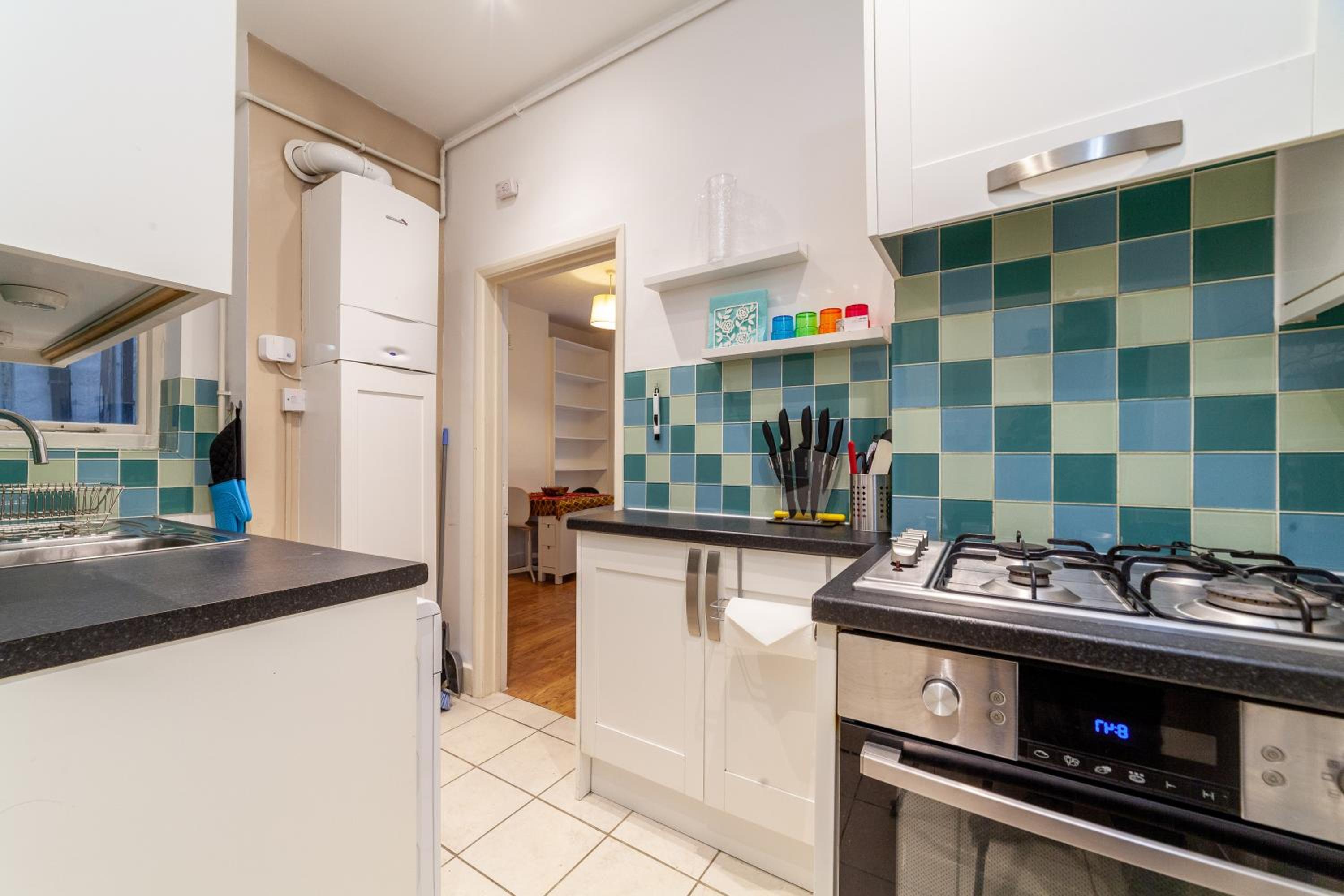Cozy & Charming 2-Bedroom Flat in Prime Central London