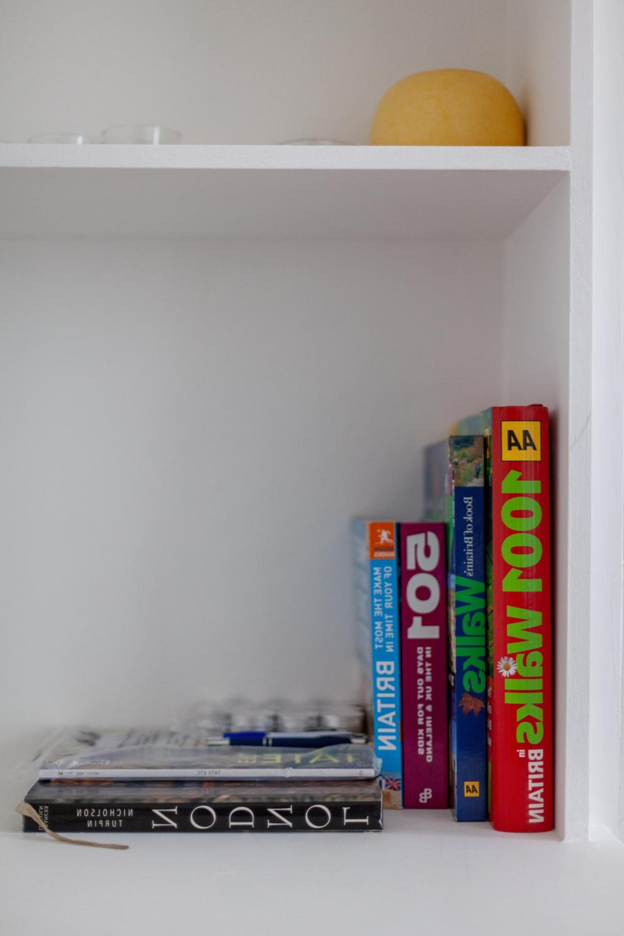 Cozy & Charming 2-Bedroom Flat in Prime Central London