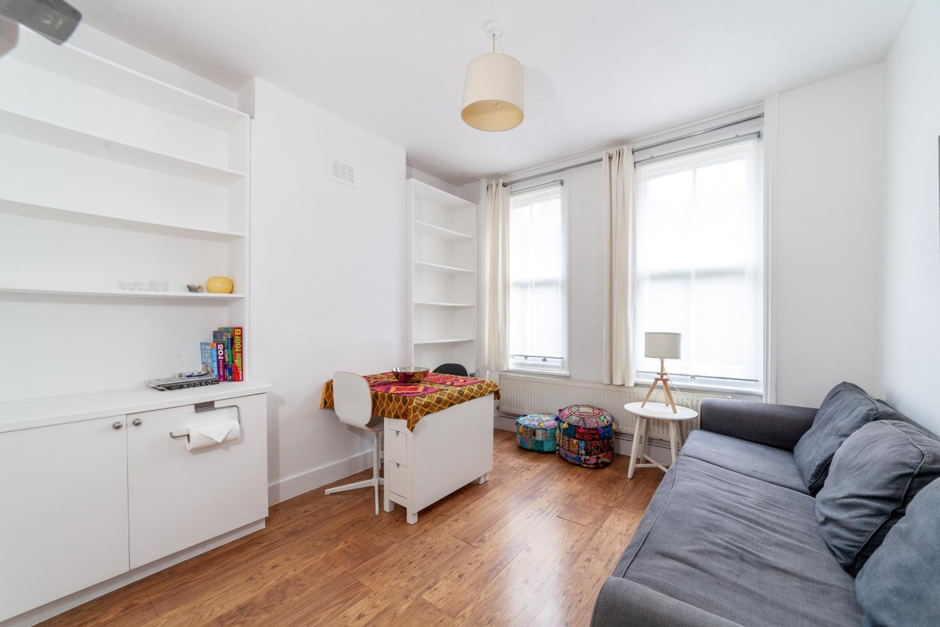 Cozy & Charming 2-Bedroom Flat in Prime Central London