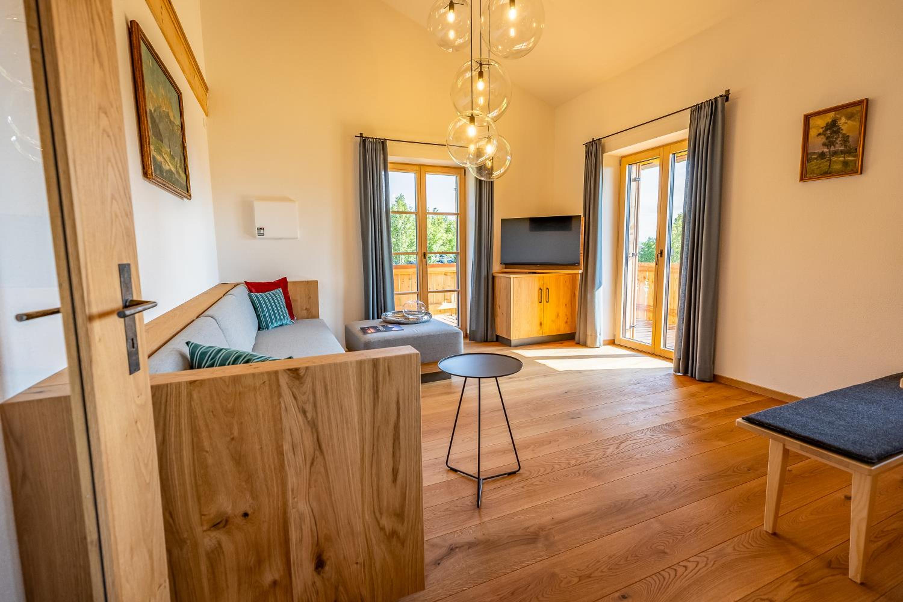 Graf Chiemo Suites - direkt am Chiemsee mit separatem Seezugang