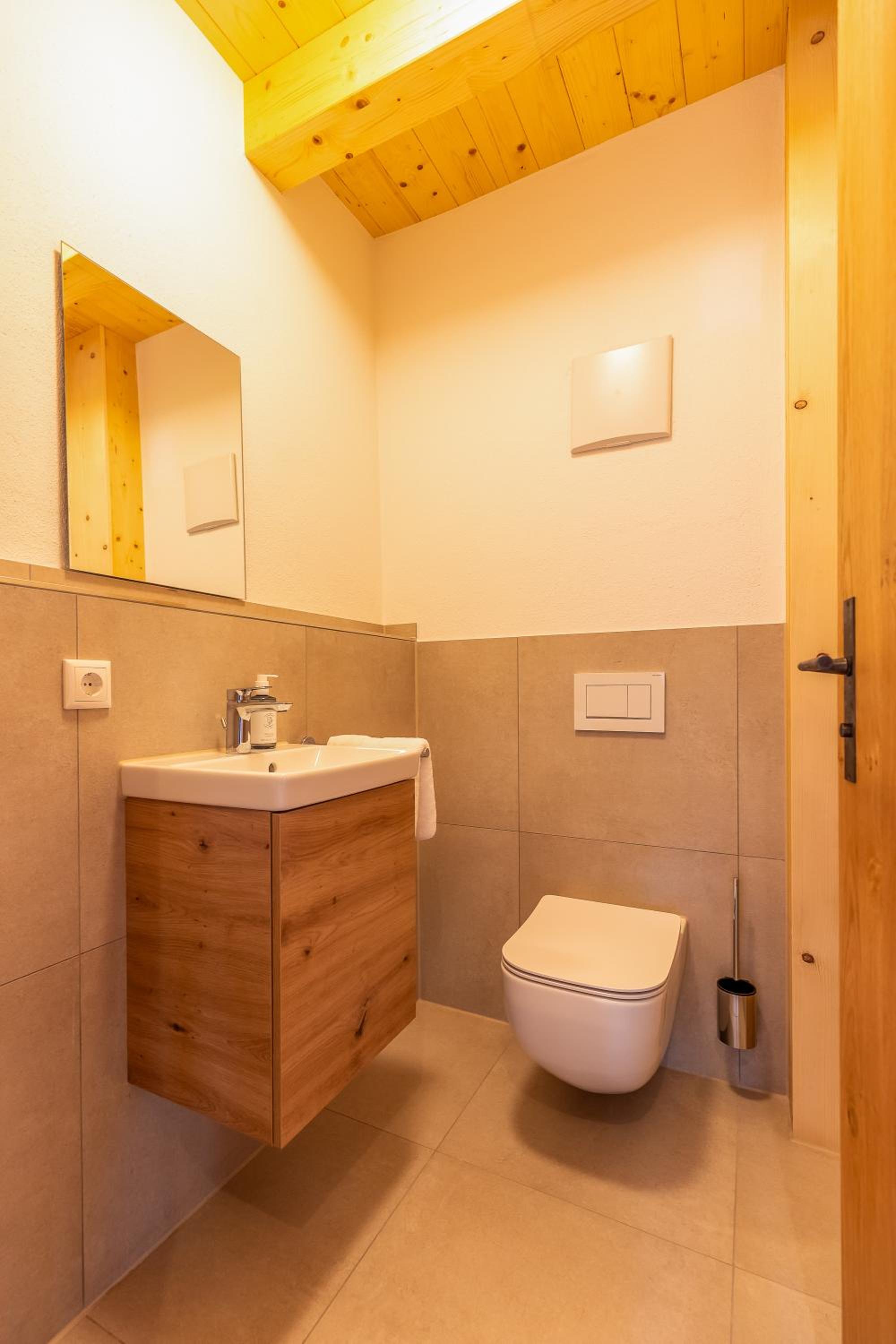 Graf Chiemo Suites - direkt am Chiemsee mit separatem Seezugang