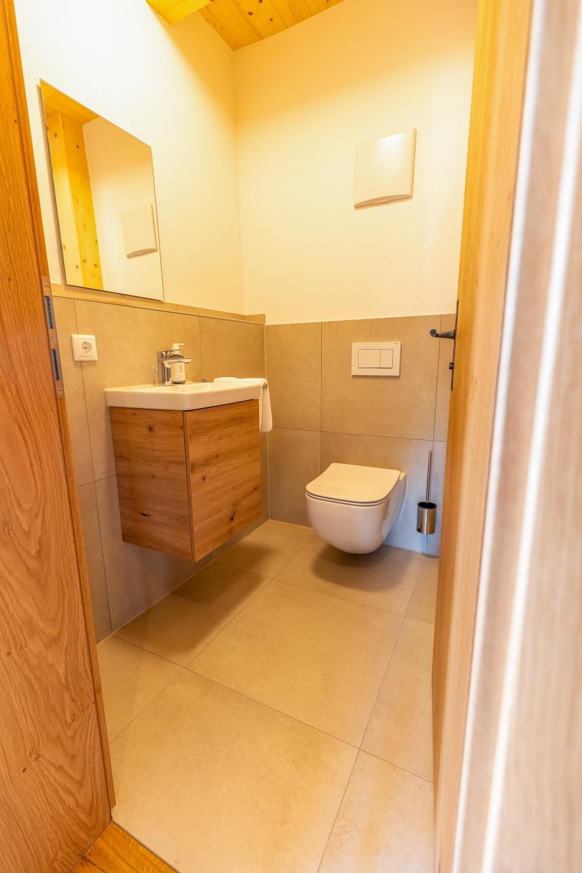 Graf Chiemo Suites - direkt am Chiemsee mit separatem Seezugang