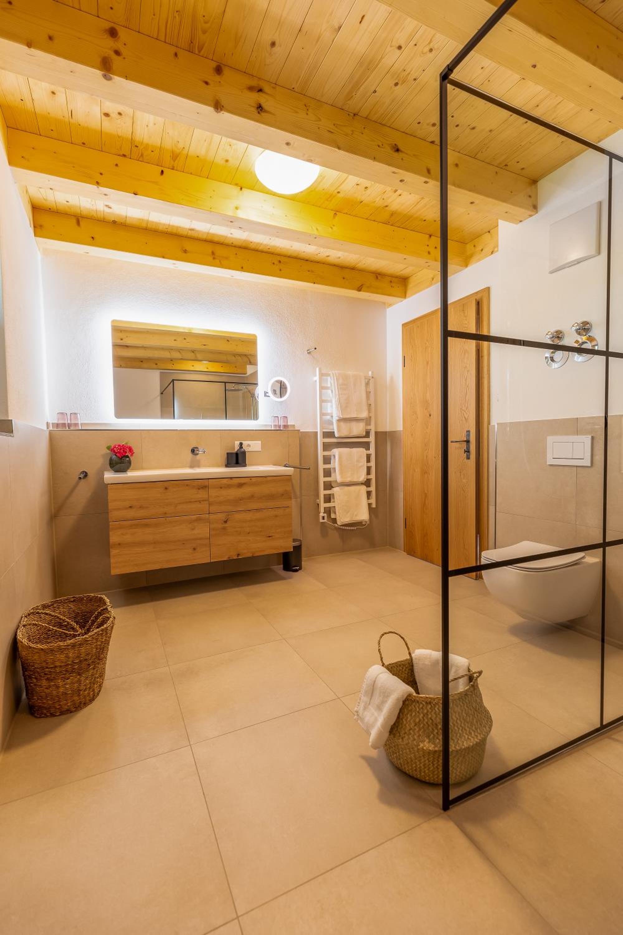 Graf Chiemo Suites - direkt am Chiemsee mit separatem Seezugang