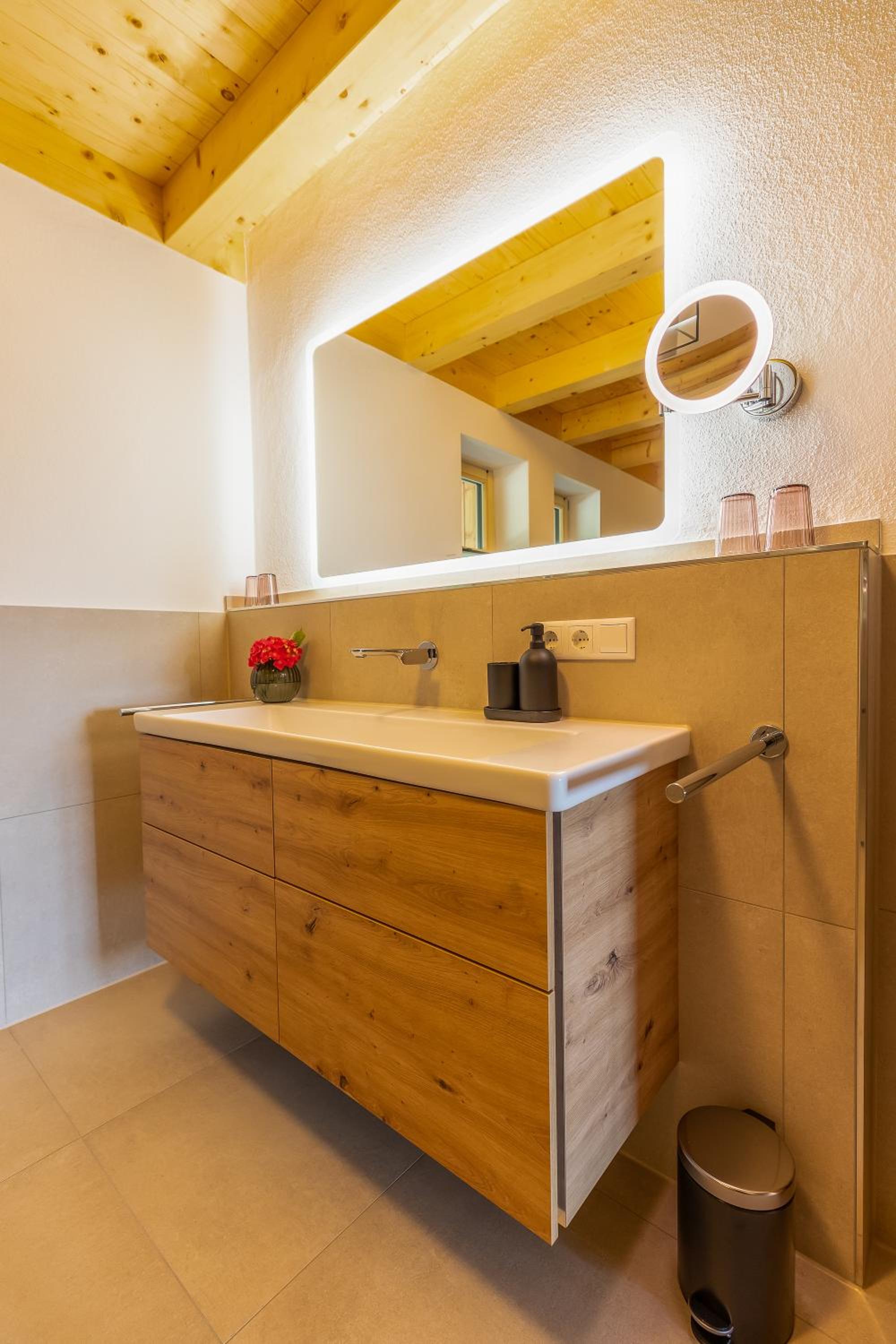 Graf Chiemo Suites - direkt am Chiemsee mit separatem Seezugang