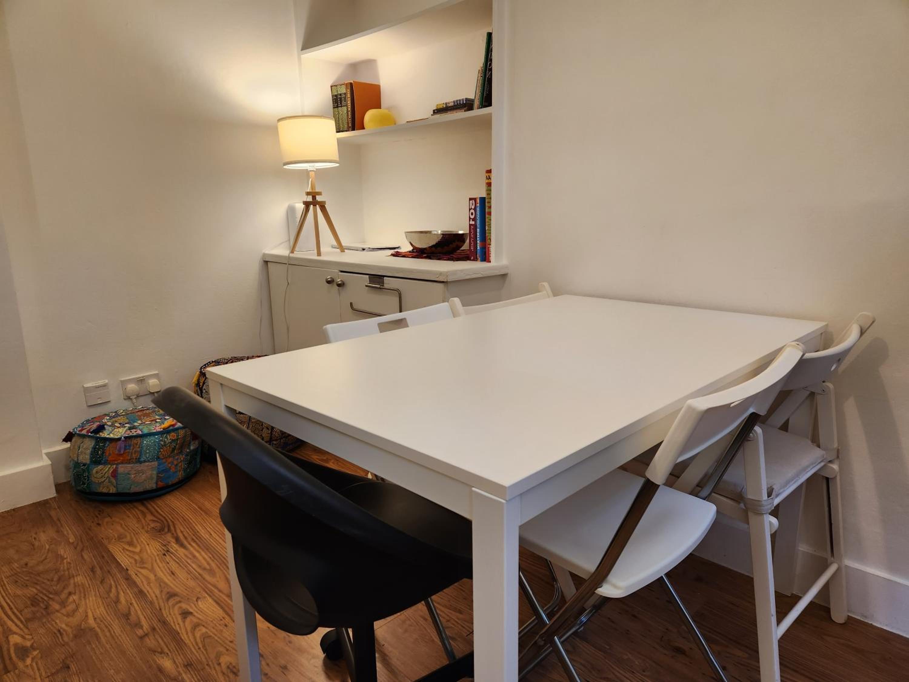 Cozy & Charming 2-Bedroom Flat in Prime Central London