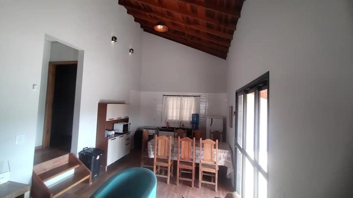 Chácara com piscina e amplo espaço gourmet à sete min da famosa estrada do roteiro do vinho