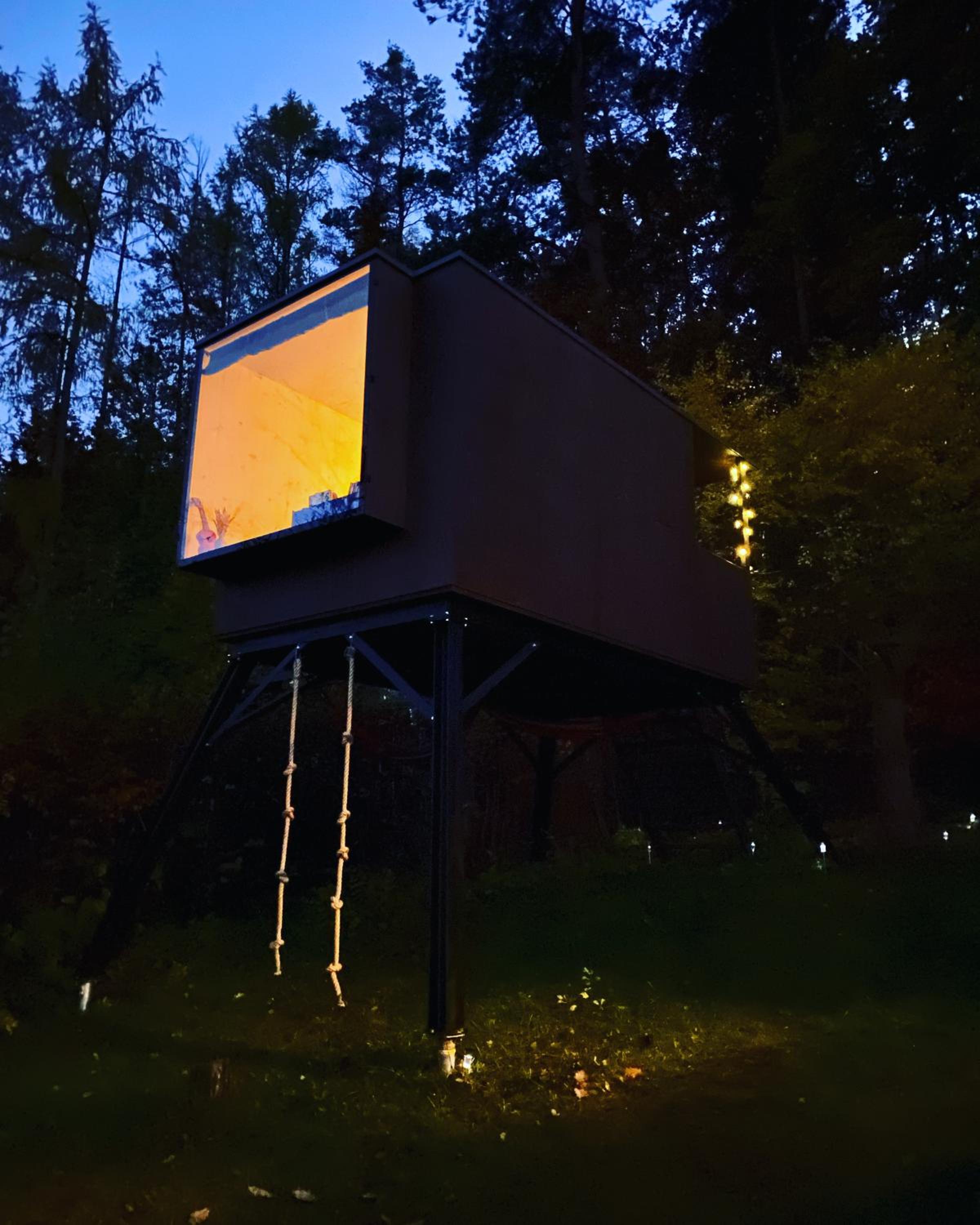 Útulný Posed u lesa a přehrady