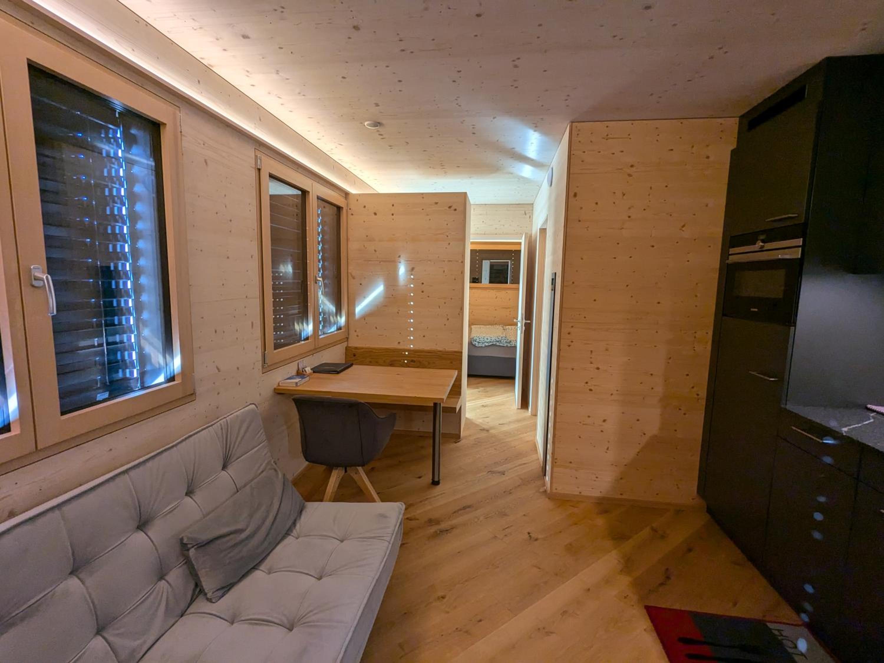 Photo 10