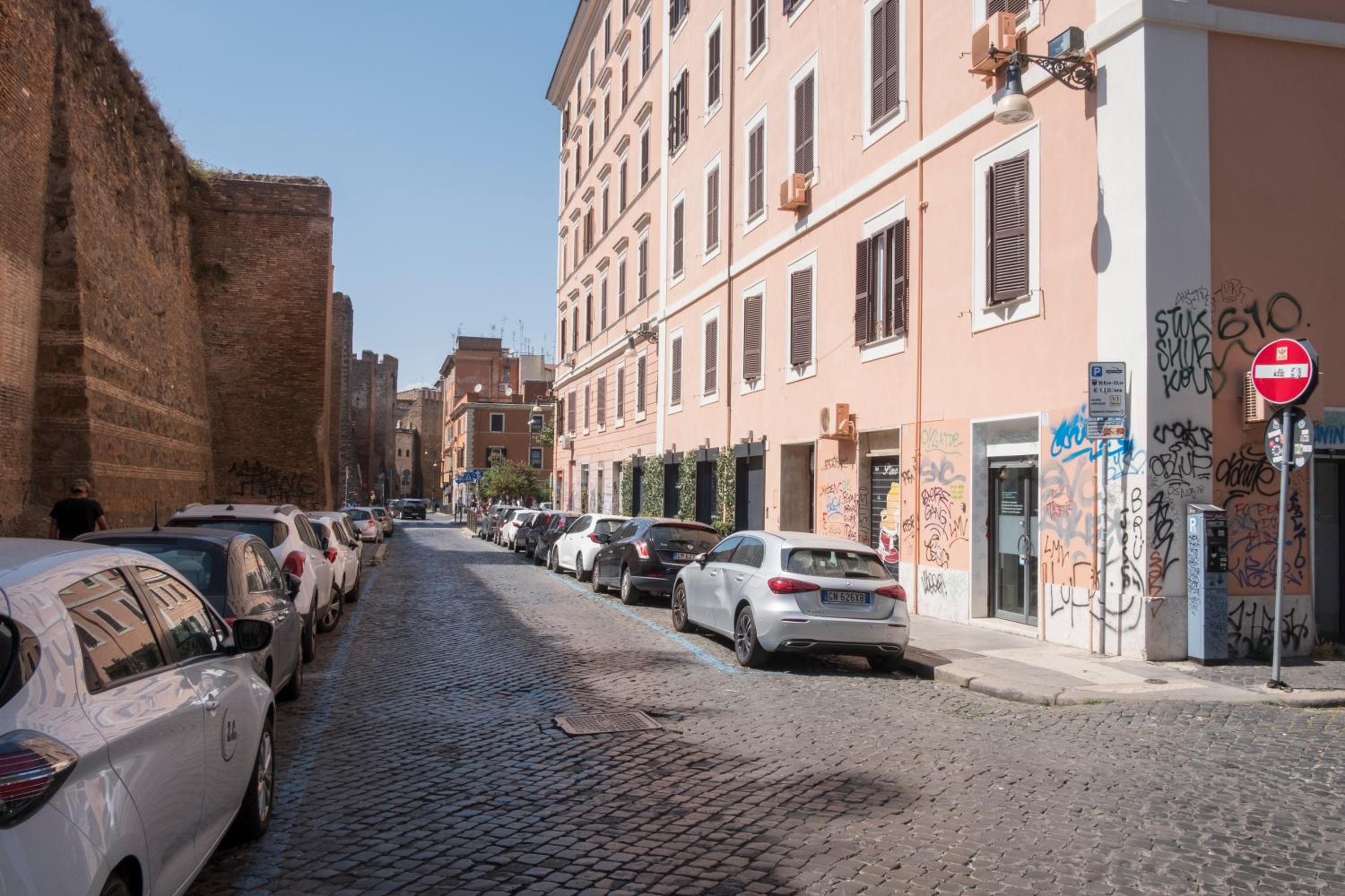 Half Palace, relaxing apartment in Rome San Lorenzo