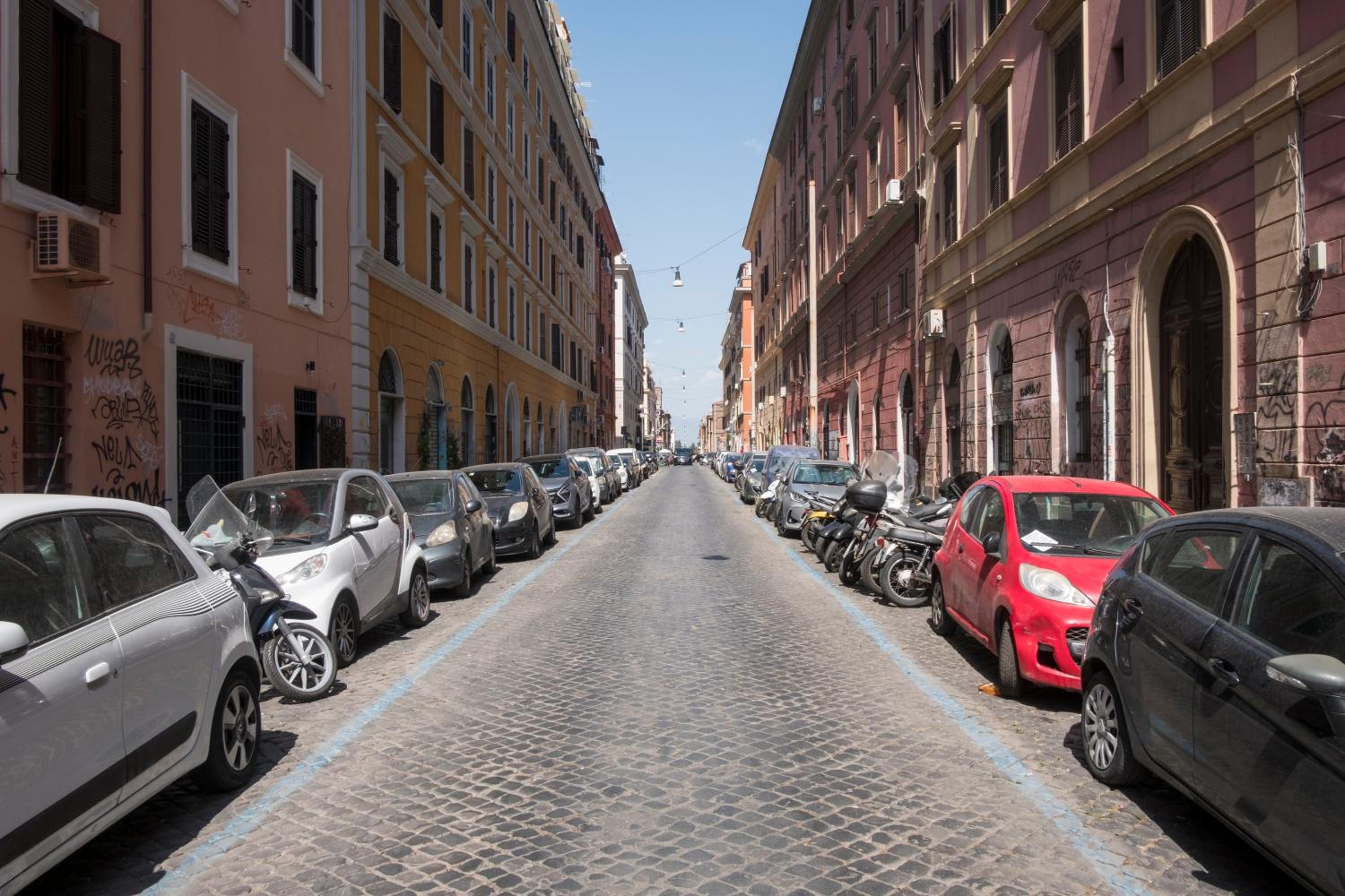 Half Palace, relaxing apartment in Rome San Lorenzo