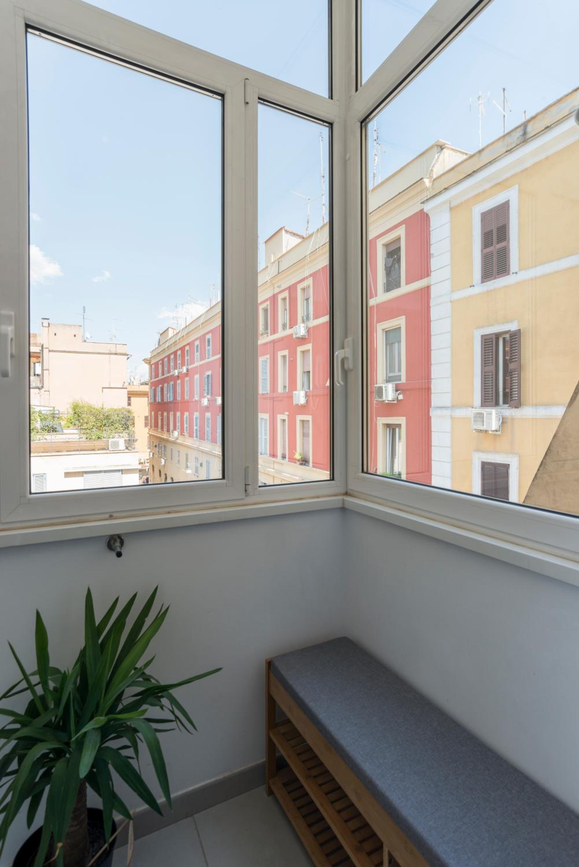 Half Palace, relaxing apartment in Rome San Lorenzo