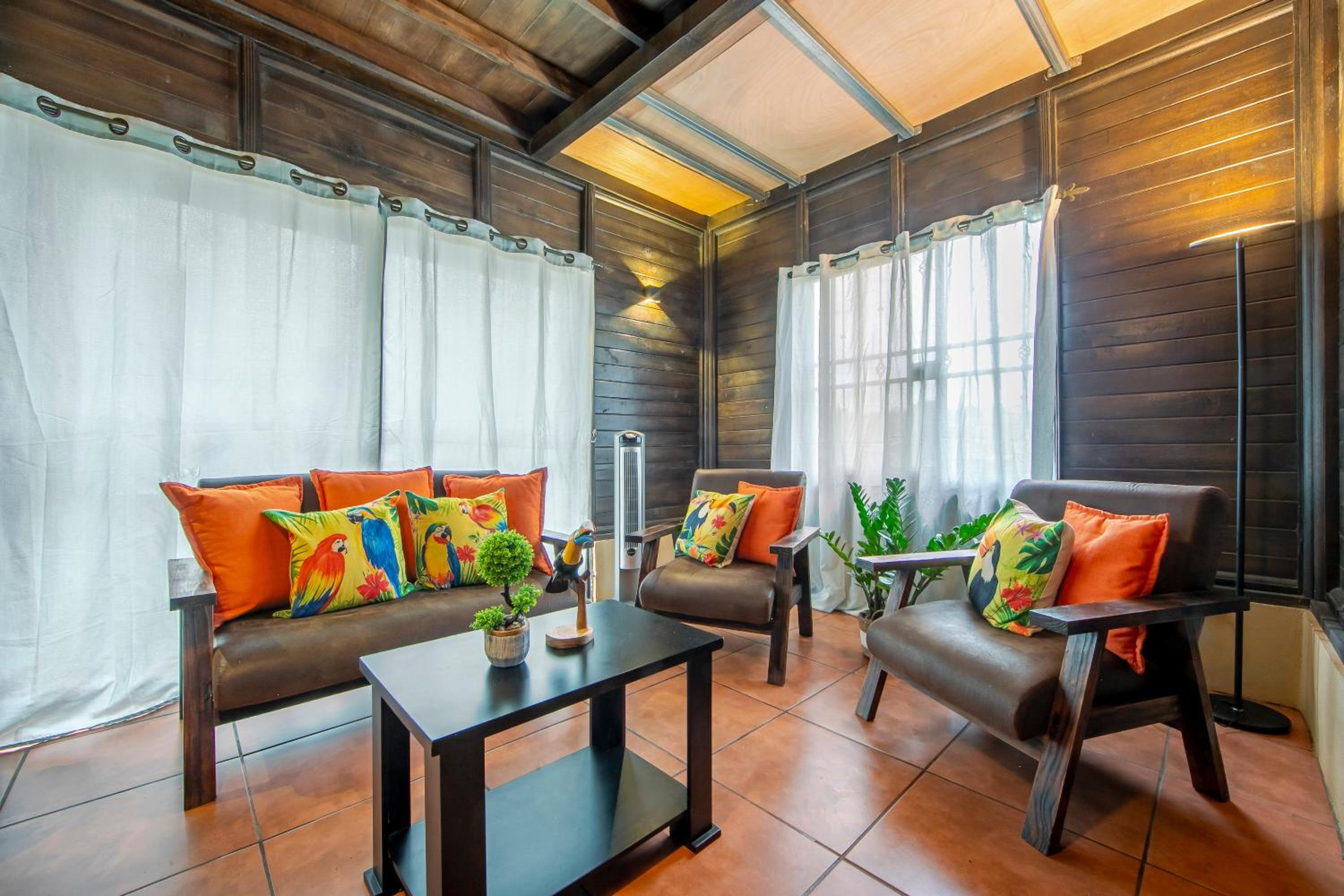 The Toucan Nest - AC, Gated & Pool