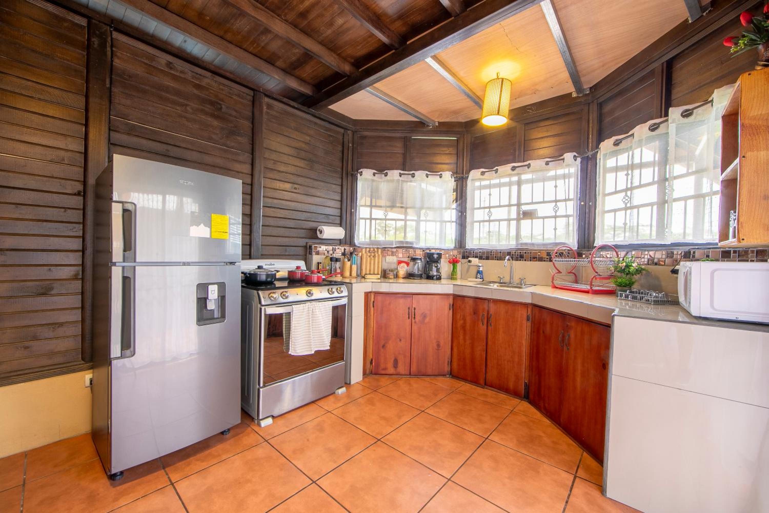 The Toucan Nest - AC, Gated & Pool