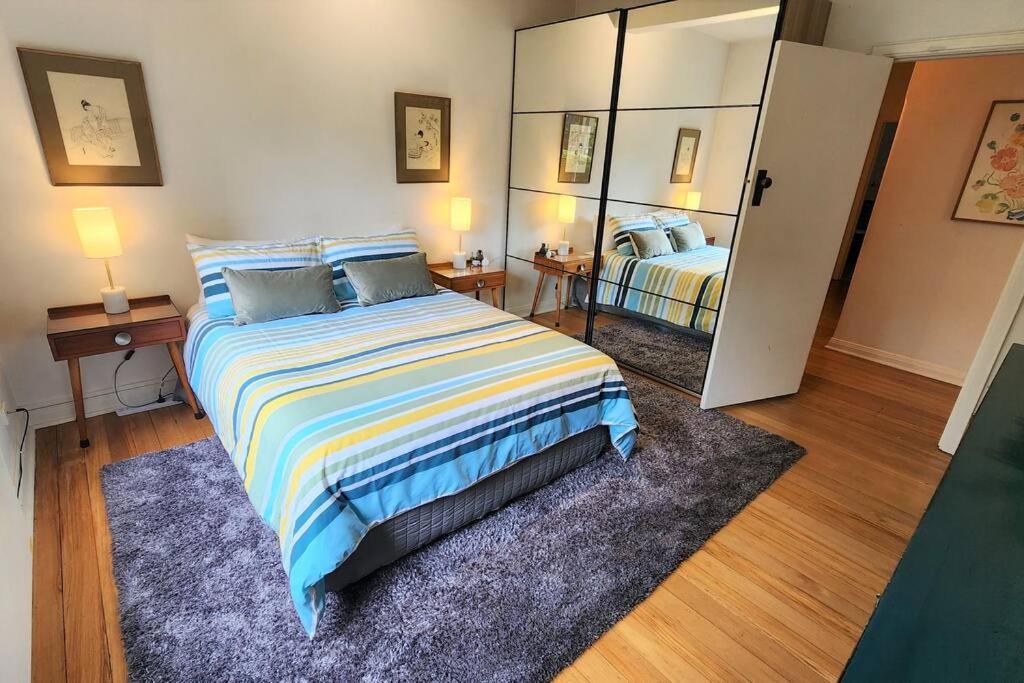 Classic comfort, space and style, steps from Albert Park