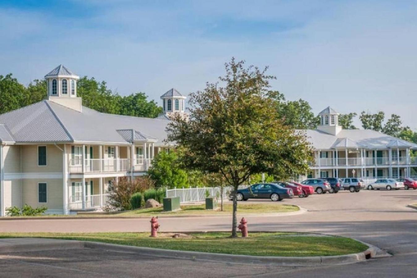 Family Water Park Resort Studio Apt fully furnished ready for your stay